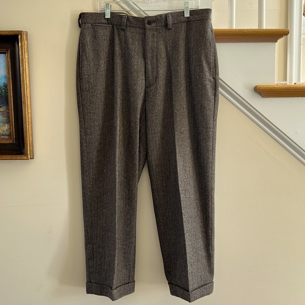 Polo by Ralph Lauren Wool blend dress pants. Pockets, cuffed. 36 x 27.
